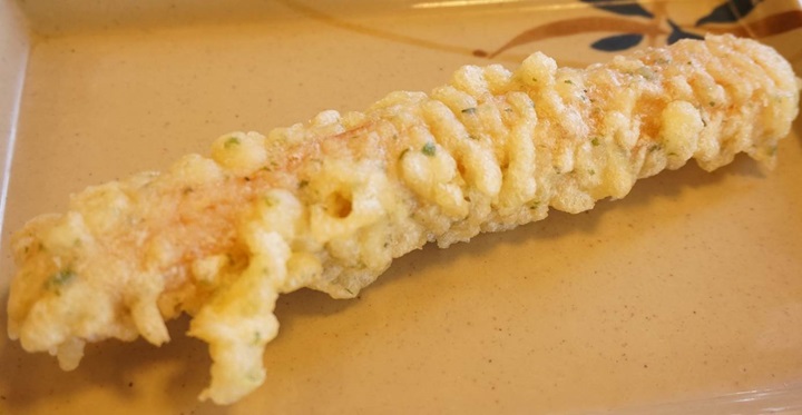 Hanamaru Udon はなまるうどん Chikuwa tempura ちくわ磯辺揚げ