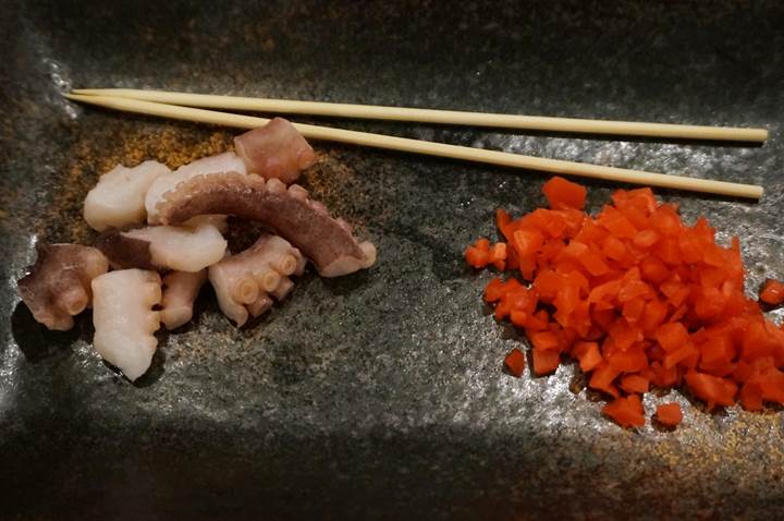 Kushikatsu 串カツ Deep-Fried Food on a Skewer たこ焼き