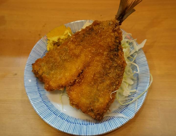 Banpaiya 晩杯屋 Deep fried horse mackerel アジフライ