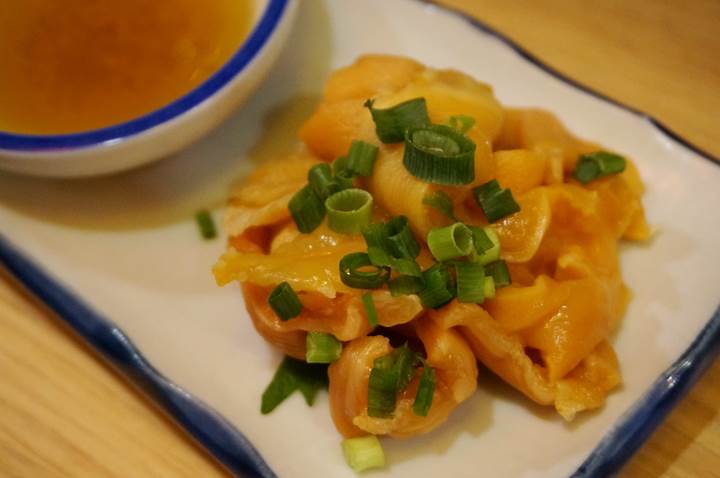 Banpaiya 晩杯屋 Sliced giant clam sashimi 黒ミル貝