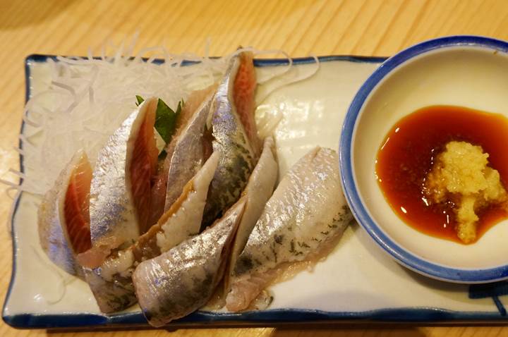 Banpaiya 晩杯屋 Sardine sashimi いわし刺し