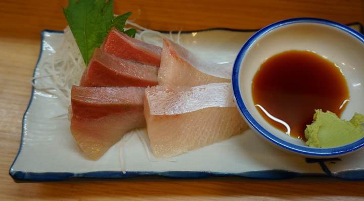 Banpaiya 晩杯屋 Yellowtail sashimi ぶり刺し