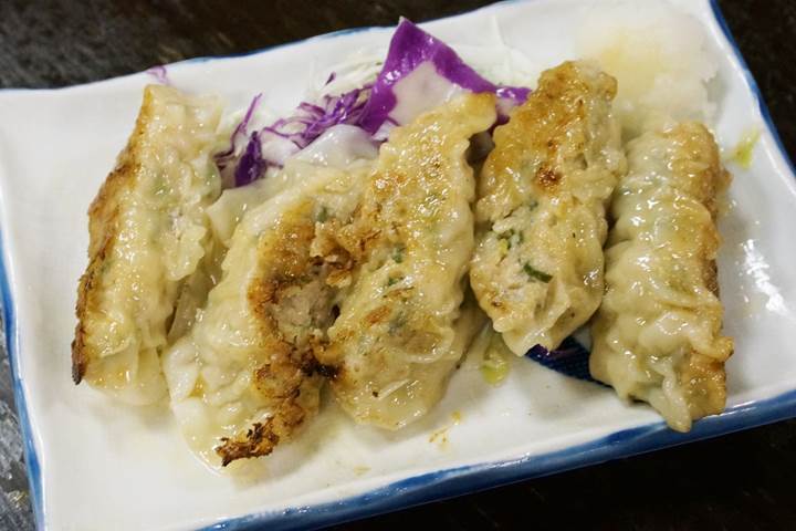 Gyoza Dumplings 焼餃子 - もつ焼き 稲垣 Grilled organ meat MOTSUYAKI INAGAKI