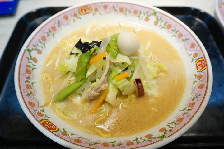 Gyoza OHSHO 餃子の王将 Champon Noodles with Seafood, Pork, and Vegetables in soy sauce pork bone based broth チャンポン