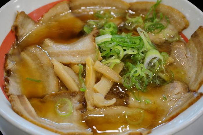 Soy Sauce Ramen Topped with 10 Sliced Pork 豚バラチャーシューめん Kourakuen 幸楽苑