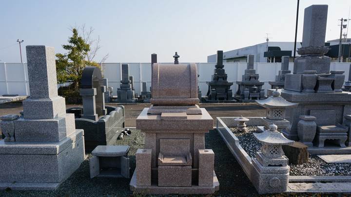 Japanese gravestones 墓石