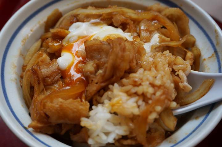 Pork Bowl AKADON 焼肉スタミナ赤丼 中華食堂一番館