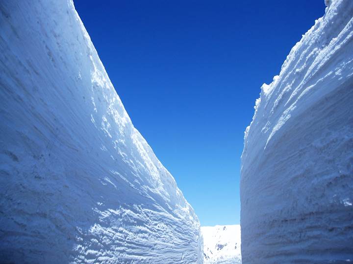 Tateyama Kurobe Snow Corridor 立山黒部 雪の大谷