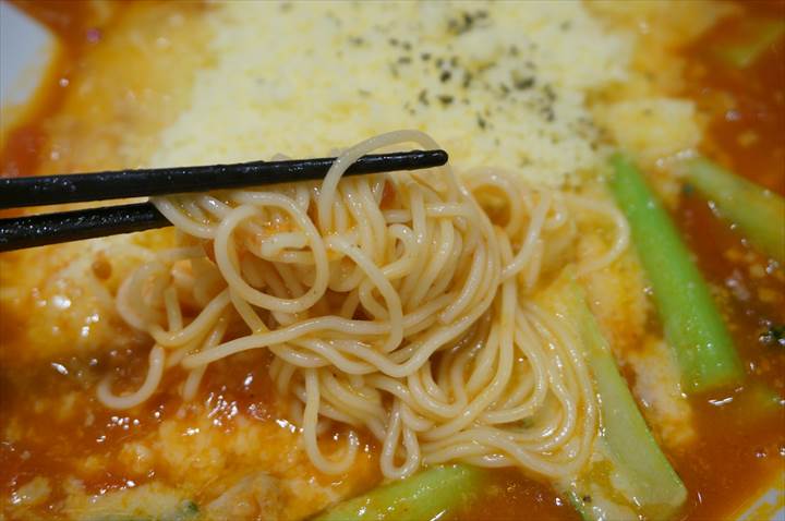 トマトラーメン Tomato Ramen - 太陽のトマト麺 Taiyo no Tomatomen