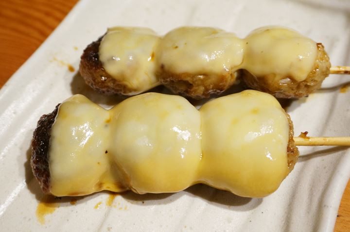 Torikizoku 鳥貴族 Chicken Meatballs with Cheese つくねチーズ焼