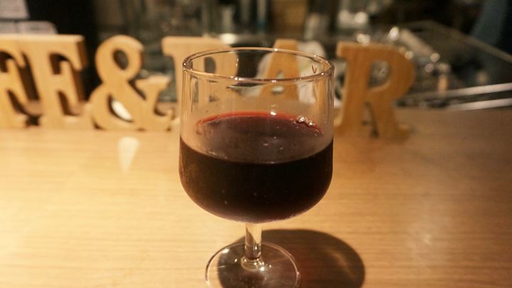 Café & Bar - Emblem Hostel in Nishiarai Tokyo エンブレムホステル 西新井 東京 - Red Wine 赤ワイン