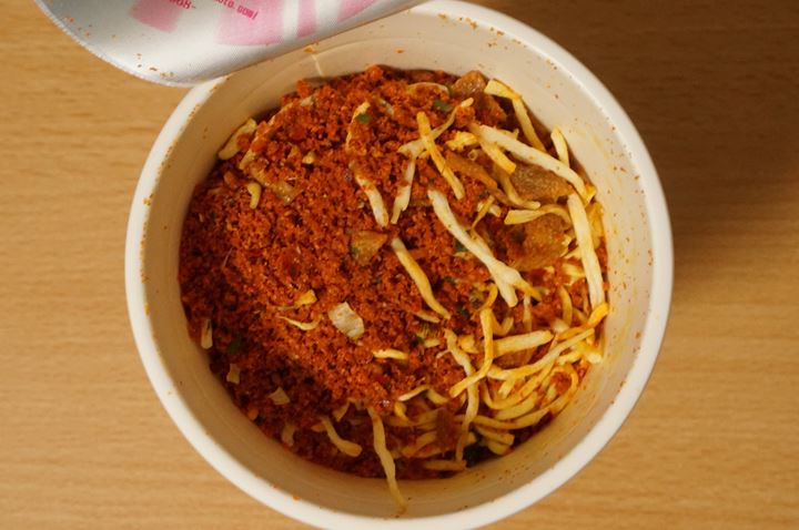 Spicy Cup Ramen Noodles 北極ラーメン - MOUKO TANMEN NAKAMOTO 蒙古タンメン中本