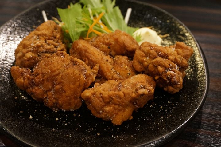 菜彩鶏もも肉のから揚げ Deep Fried SAISAI Chicken Thigh - Puedobar プエドバル