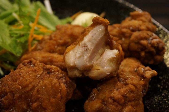 菜彩鶏もも肉のから揚げ Deep Fried SAISAI Chicken Thigh - Puedobar プエドバル