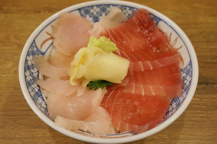 2 kinds of tuna in a bowl まぐろ2色丼 - ISOMARU SUISAN 磯丸水産