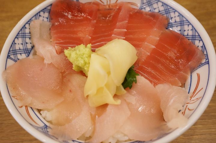 2 kinds of tuna in a bowl まぐろ2色丼 - ISOMARU SUISAN 磯丸水産