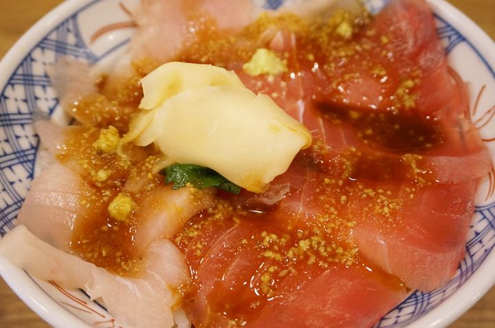 2 kinds of tuna in a bowl まぐろ2色丼 - ISOMARU SUISAN 磯丸水産