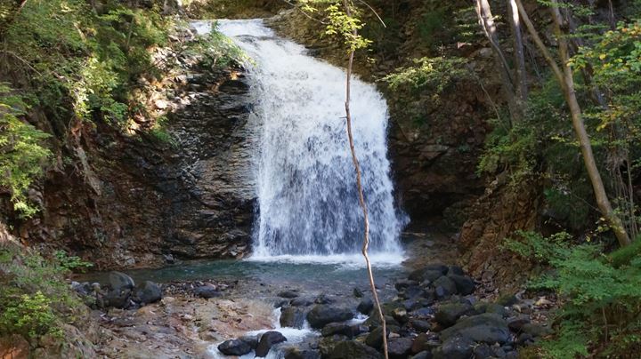 Ryuokyo Ravine 龍王峡 - Tategoto Falls 竪琴の滝