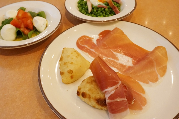 Prosciutto from Parma プロシュート パルマ産熟成生ハム - Saizeriya サイゼリヤ