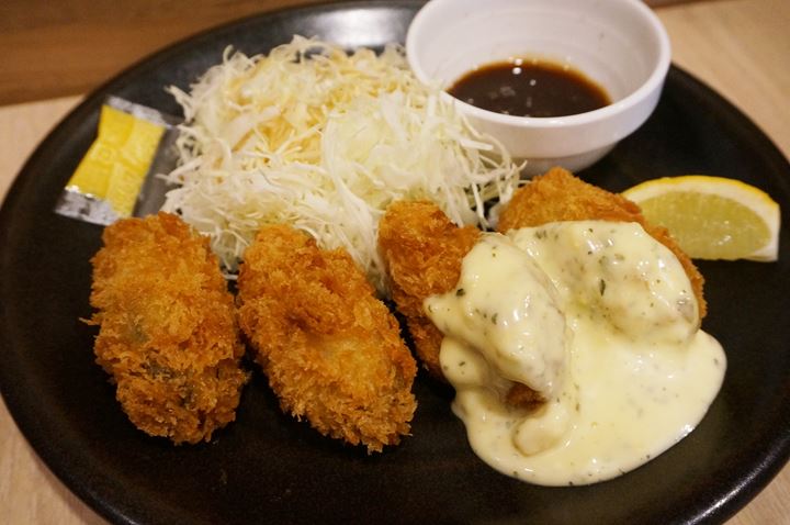 Deep Fried HIROSHIMA Oysters - Cafe Restaurant GUSTO カフェレストラン ガスト