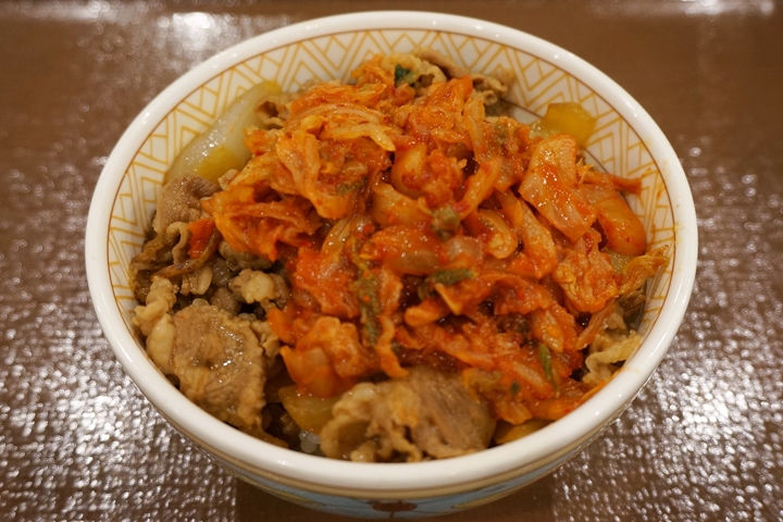Gyudon (Beef Bowl) with Kimchi Small キムチ牛丼 ミニ - SUKIYA すき家