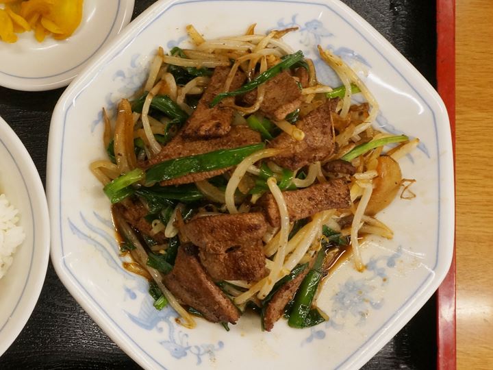 Stir Fried Pork Liver and Garlic Chives レバニラ炒め - Fukushin 福しん