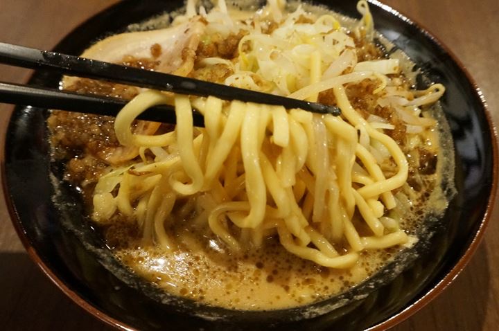 Miso Ramen with Minced Backfat 背油味噌壱郎 - ICHIKAKUYA Yokohama Iekei Ramen 横浜家系ラーメン 壱角家