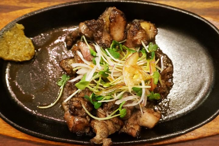 Charcoal Grilled Adult Chicken Half Size 地鶏の炭火焼 親鳥 ハーフサイズ - Koshitantan 虎視眈々