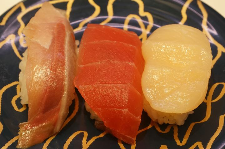 Three Sushi for Great Value Japanese Amberjack/Young Yellowtail Tuna Scallop ちょい得3貫 (活〆はまち・大ばちまぐろ・ほたて) - Sushi Go Round KAISEN MISAKIKO 回転寿司 海鮮三崎港