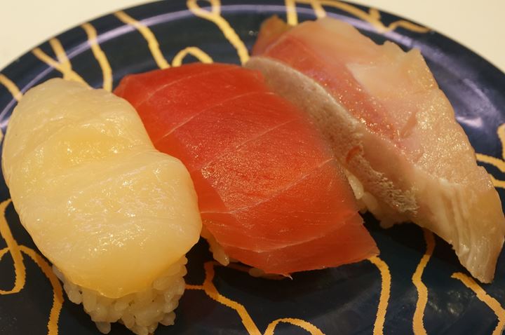 Three Sushi for Great Value Japanese Amberjack/Young Yellowtail Tuna Scallop ちょい得3貫 (活〆はまち・大ばちまぐろ・ほたて) - Sushi Go Round KAISEN MISAKIKO 回転寿司 海鮮三崎港