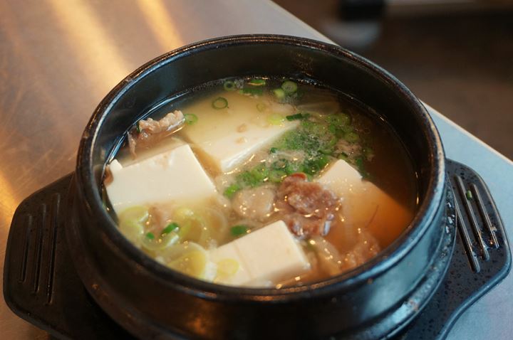 Stewed Beef Tendon and Tofu 牛すじ豆腐 - Otonba (Higashi Ueno Branch) おとんば 東上野店