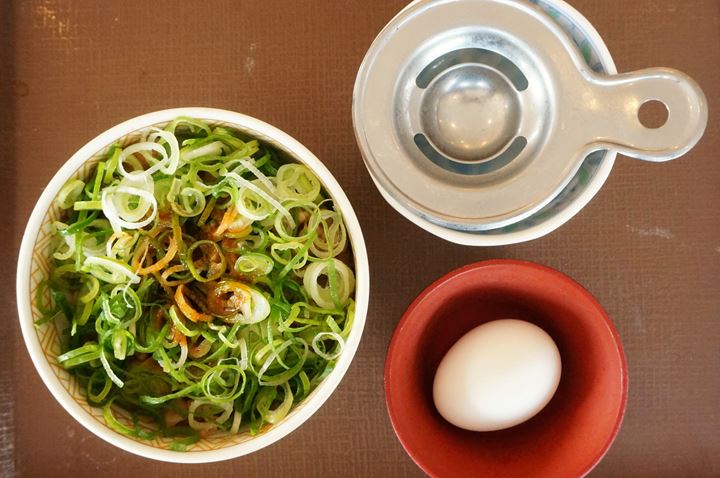 Gyudon with Green Onion and Raw Egg Small ねぎ玉牛丼ミニ - SUKIYA すき家