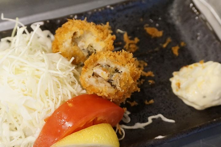 Oyster Izakaya Restaurant TOBIUME かき小屋 飛梅 神田西口店 かきフライ