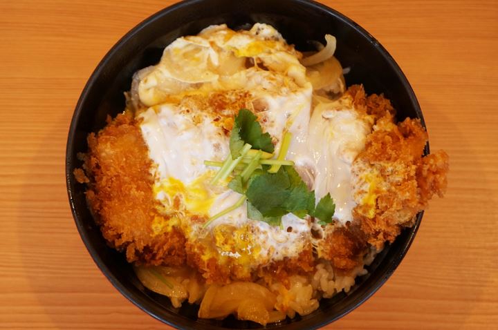 Pork Cutlet Bowl かつ丼 - TONKARATEI とんから亭