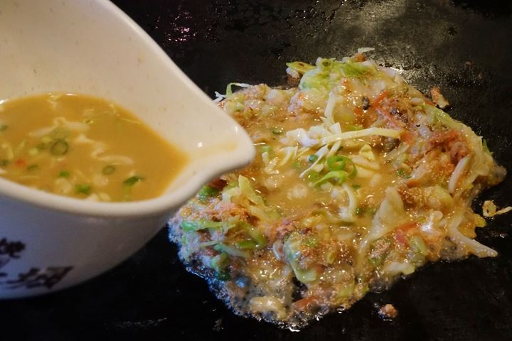 Reasonable Lunch Mochi and Spicy Cod Roe with Cheese Monjayaki 超お得ランチメニュー もち明太子チーズもんじゃ焼き - DOHTONBORI OKONOMIYAKI 道とん堀 お好み焼き