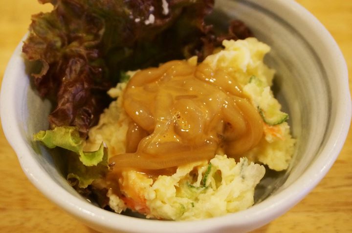 ポテトサラダ Potato Salad, イカの塩辛 Salt-fermented Squid - 大衆酒場 かぶら屋 Izakaya Bar KABURAYA