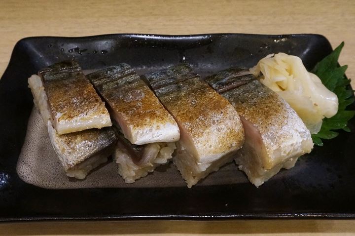 青森料理居酒屋 ごっつり 南千住 銀鯖棒寿司半分 Mackerel Pressed Sushi(Half Size) at Aomori Izakaya GOTTSURI Minami-Senju