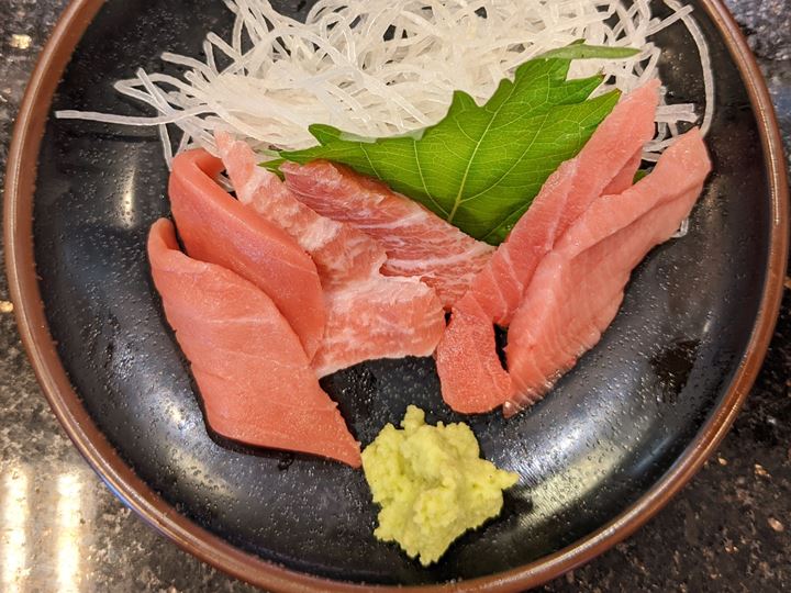 3 Kinds of Tuna まぐろ3種刺身盛り - Sushi CHOUSHIMARU すし 銚子丸 - 回転寿司 鮨