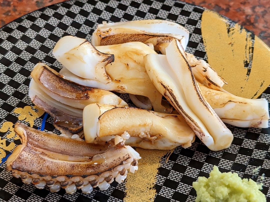 Seared Squid Tentacles with Soy Sauce げそ醤油炙りつまみ Sushi CHOUSHIMARU すし 銚子丸 - 回転寿司 鮨