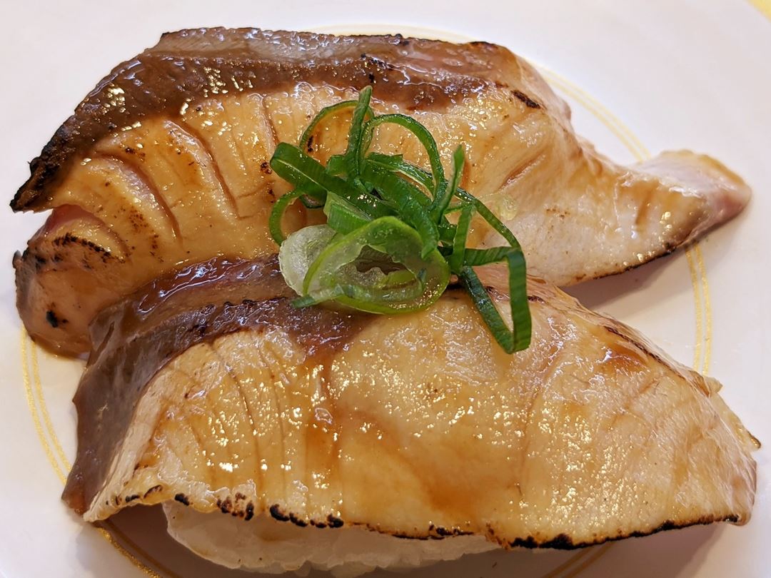 Giant Fresh Cold Season Yellowtail with Grilled Soy Sauce でっか寒ぶり焦がし醤油 KAPPASUSHI (KAPPAZUSHI) かっぱ寿司