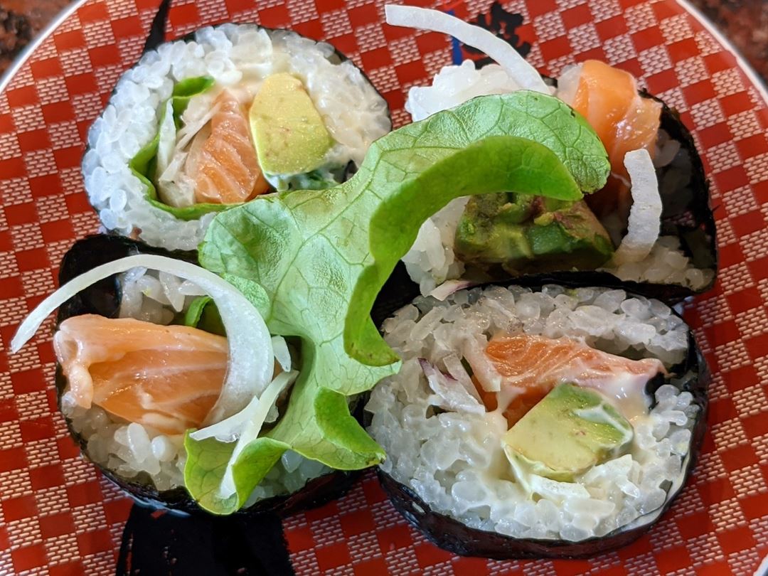 Fatty Salmon Salad Roll とろサーモンサラダ巻き - Sushi CHOUSHIMARU すし 銚子丸 - 回転寿司 鮨