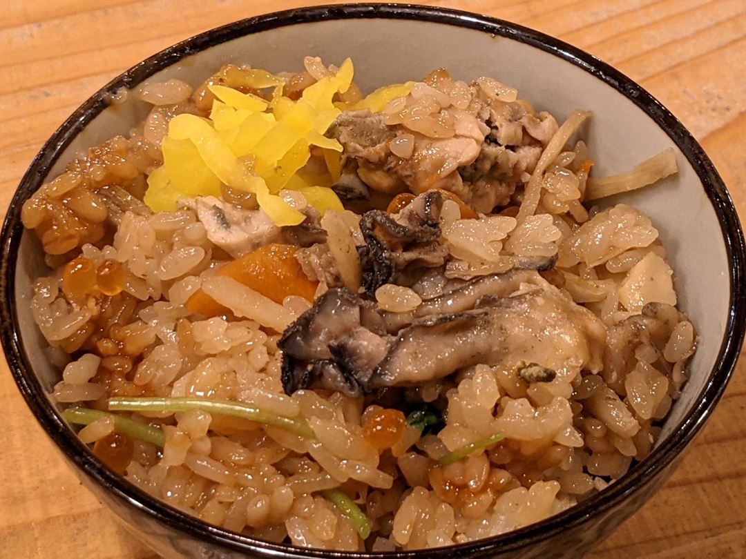 Oyster and Salmon Roe Kamameshi Rice 牡蠣とイクラの釜飯 Kochi Seafood RYOMA 高知 魚料理屋 活魚 漁ま