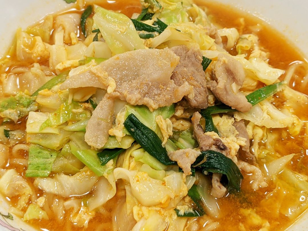 Gyoza OHSHO 餃子の王将 Karatama Ramen Noodles with Egg and Hot Soup 辛玉ラーメン