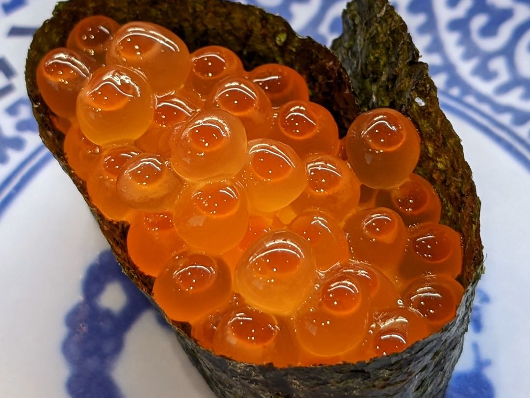 Large Salmon Roe 大粒いくら一貫 Conveyor Belt Sushi Restaurant (Sushi Go Round) KURASUSHI くら寿司