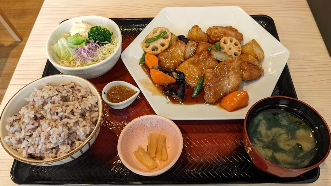 SUBUTA 酢豚 Sweet and Sour Pork Set Meal おおとや三元豚と野菜の黒酢あん定食 - Ootoya 大戸屋