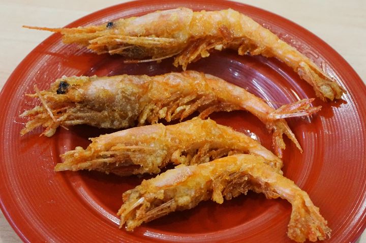 Deep Fried Shrimps 国産ホッコクアカエビの丸ごと唐揚げ Conveyor Belt Sushi Restaurant (Sushi Go Round) KURASUSHI くら寿司