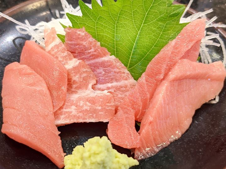 3 Kinds of Tuna まぐろ3種刺身盛り - Sushi CHOUSHIMARU すし 銚子丸 - 回転寿司 鮨