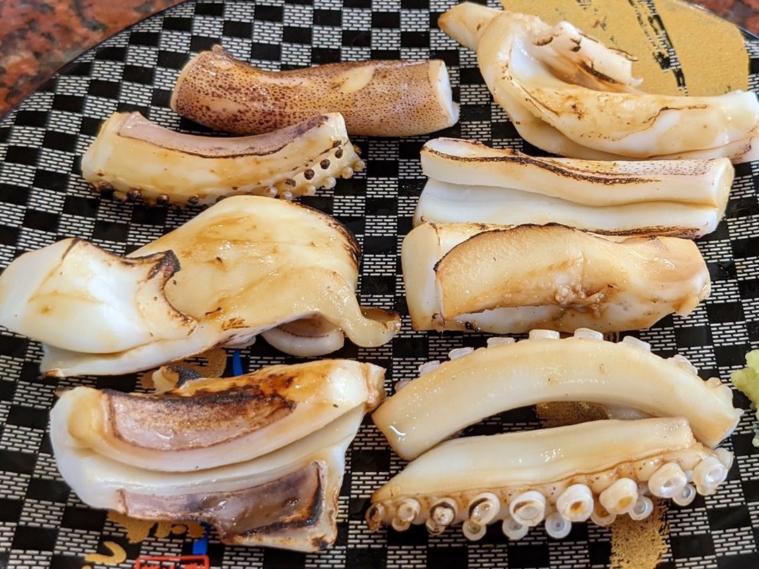 Seared Squid Arms with Soy Sauce げそ醤油炙りつまみ Sushi CHOUSHIMARU すし 銚子丸 - 回転寿司 鮨