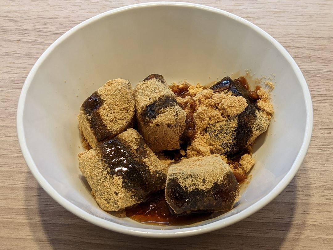 Jelly Textured Sweets with Soy Flour 黒蜜きなこわらび餅 KAPPASUSHI (KAPPAZUSHI) かっぱ寿司