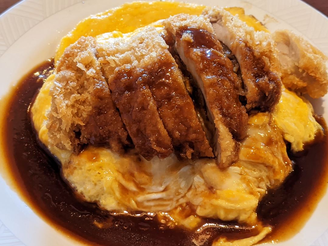 500 Yen Lunch Chicken Cutlet and Omelette Rice 500円ランチ チキンカツオムライス Restaurant Goodluck in Kochi 高知 レストラン グドラック
